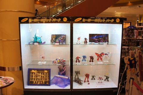 ヒーローロボットパーク展示ケース